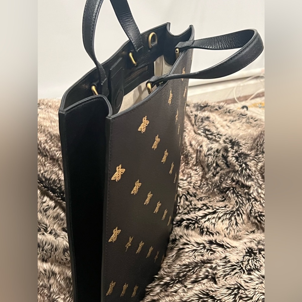 GUCCI
Gucci Black Bee Star Tote Bag Golden